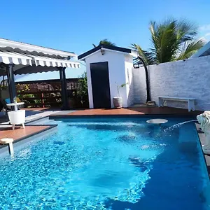 Zannanna F1 De Charme équipé Avec Piscine Le Moule